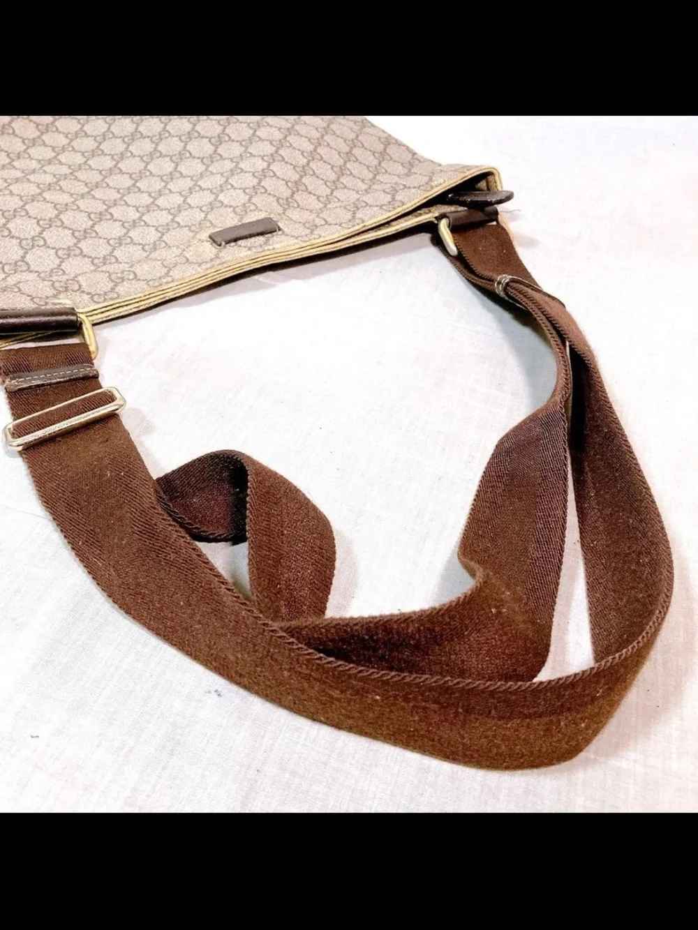 Gucci Beige GG Canvas Crossbody Messenger Bag with Brown Strap